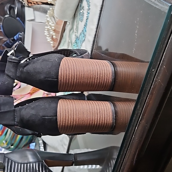 Black Suede Sandals sz 8.5 - Picture 3 of 6